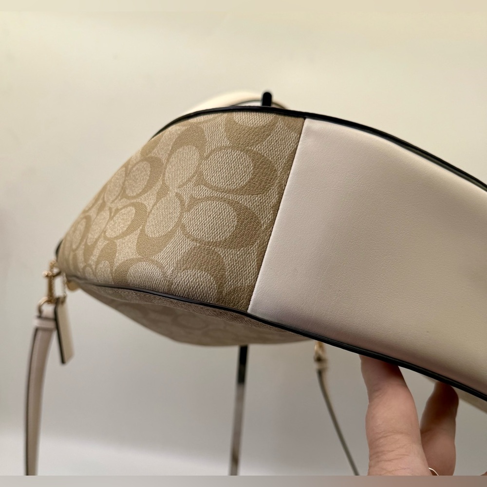 Coach Elle Hobo Signature Canvas‎ Shoulder/Crossbody Bag Khaki/Chalk with Gold - Picture 7 of 11